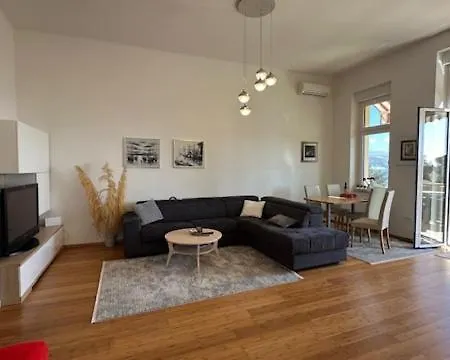 La Verita 1 St Line With Balcony * 奥帕提亚