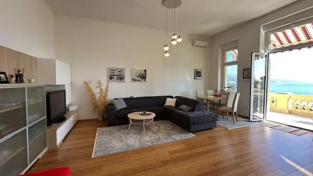 La Verita 1 St Line With Balcony * 奥帕提亚