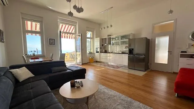 La Verita 1 St Line With Balcony 奥帕提亚