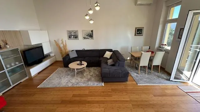 La Verita 1 St Line With Balcony * 奥帕提亚