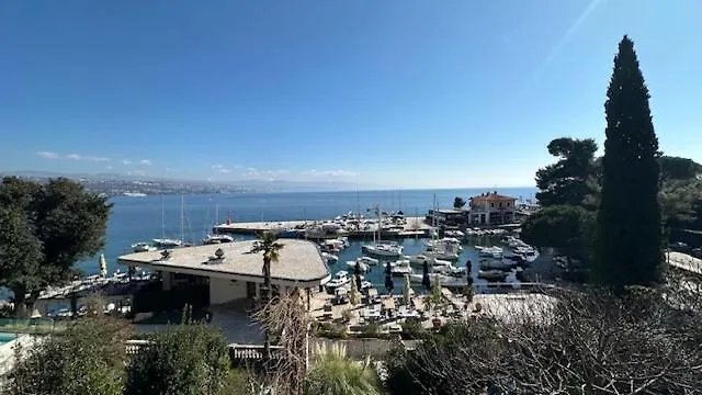 Appartement La Verita 1 St Line With Balcony Opatija